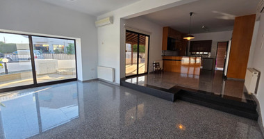 Four Bedroom House with Separate Annex for Rent in Kato Polemidia, Limassol