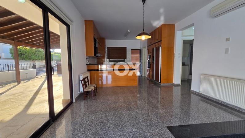 Detached house for rent 380 m² in Kato Polemidia, Limassol, Cyprus