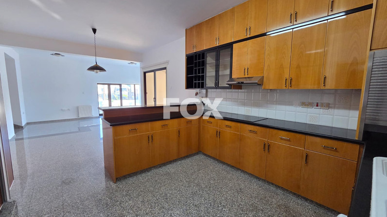 Detached house for rent 380 m² in Kato Polemidia, Limassol, Cyprus