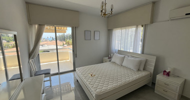 For Rent Bright Furnished 3-Bed Apartment near Sea Front in Agios Athanasios