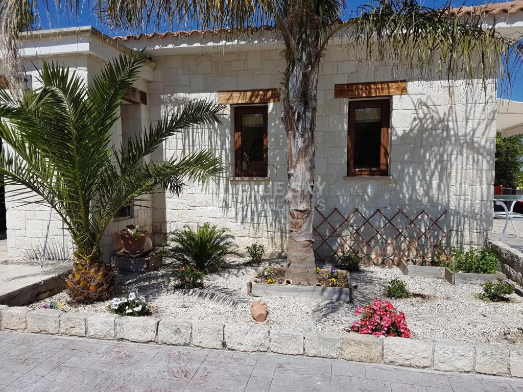 Bungalow for sale in  Paphos