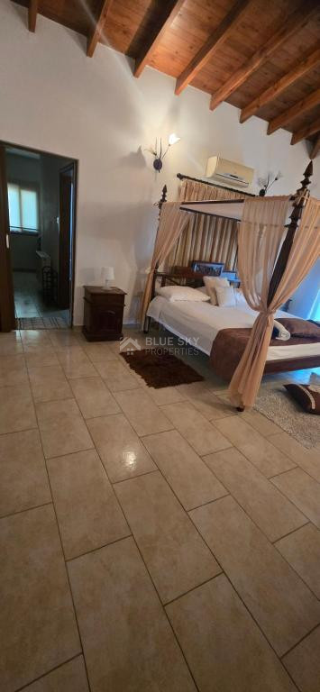 Bungalow for sale in  Paphos