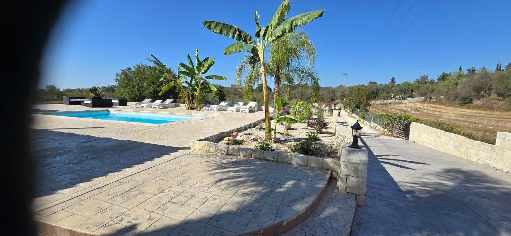 Bungalow for sale in  Paphos