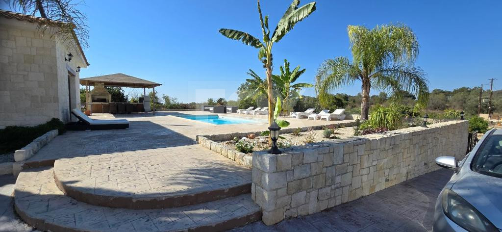 Bungalow for sale in  Paphos