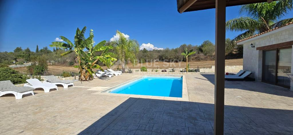 Bungalow for sale in  Paphos