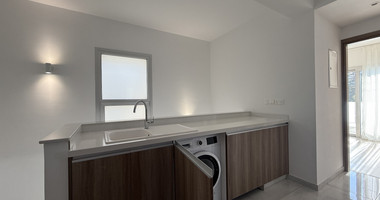 RENT: UNFURNISHED 4 BEDROOM HOUSE ADJACENT TO GREEN AREA, WITH ALL ELECTRICAL APPLIANCES IN EXCELLENT CONDITION.