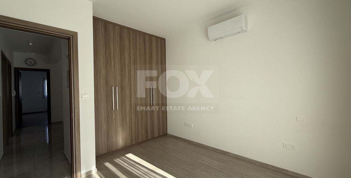 RENT: UNFURNISHED 4 BEDROOM HOUSE ADJACENT TO GREEN AREA, WITH ALL ELECTRICAL APPLIANCES IN EXCELLENT CONDITION.