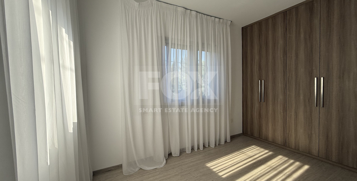 RENT: UNFURNISHED 4 BEDROOM HOUSE ADJACENT TO GREEN AREA, WITH ALL ELECTRICAL APPLIANCES IN EXCELLENT CONDITION.