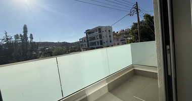 RENT: UNFURNISHED 4 BEDROOM HOUSE ADJACENT TO GREEN AREA, WITH ALL ELECTRICAL APPLIANCES IN EXCELLENT CONDITION.