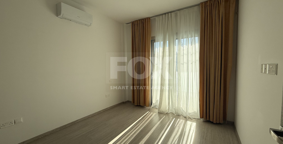 RENT: UNFURNISHED 4 BEDROOM HOUSE ADJACENT TO GREEN AREA, WITH ALL ELECTRICAL APPLIANCES IN EXCELLENT CONDITION.