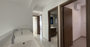 RENT: UNFURNISHED 4 BEDROOM HOUSE ADJACENT TO GREEN AREA, WITH ALL ELECTRICAL APPLIANCES IN EXCELLENT CONDITION.