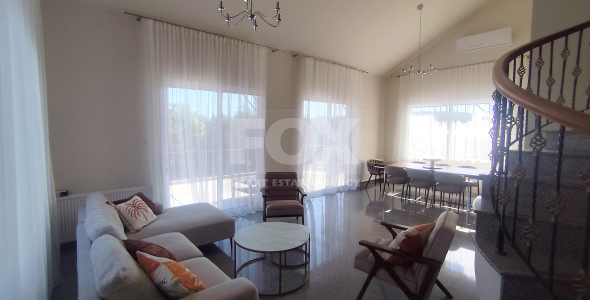 Luxury three Bedroom Villa with Swimming Pool on 3,000 sq.m. Plot in Pareklisia