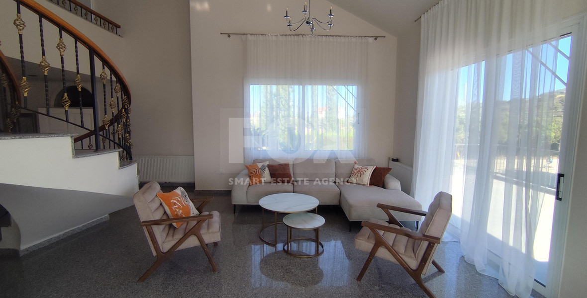 Luxury three Bedroom Villa with Swimming Pool on 3,000 sq.m. Plot in Pareklisia