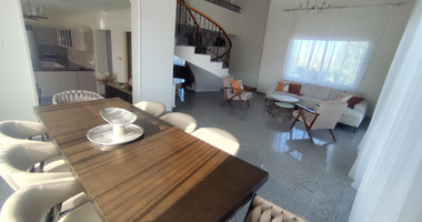 Luxury three Bedroom Villa with Swimming Pool on 3,000 sq.m. Plot in Pareklisia