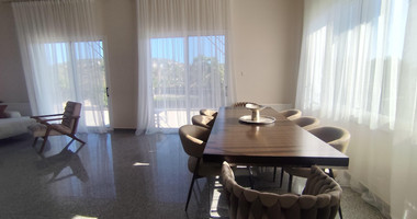 Luxury three Bedroom Villa with Swimming Pool on 3,000 sq.m. Plot in Pareklisia