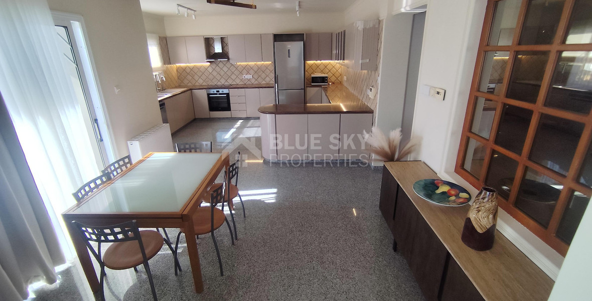 Luxury three Bedroom Villa with Swimming Pool on 3,000 sq.m. Plot in Pareklisia