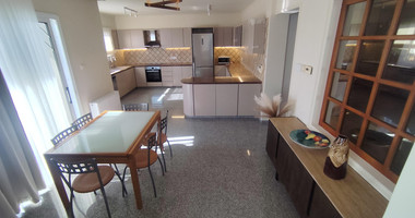 Luxury three Bedroom Villa with Swimming Pool on 3,000 sq.m. Plot in Pareklisia