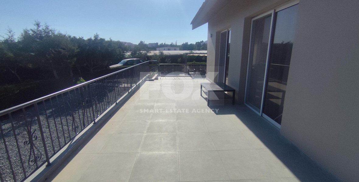 Luxury three Bedroom Villa with Swimming Pool on 3,000 sq.m. Plot in Pareklisia