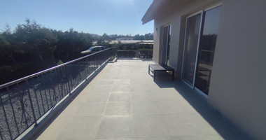 Luxury three Bedroom Villa with Swimming Pool on 3,000 sq.m. Plot in Pareklisia