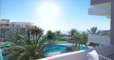 Luxury three Bedroom Penthouse in Exclusive Gated Hilltop Community in Chloraka area closed to the beach