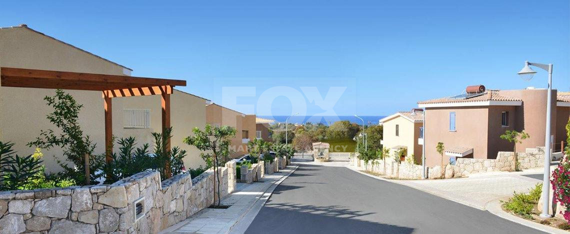 Luxury three Bedroom Penthouse in Exclusive Gated Hilltop Community in Chloraka area closed to the beach