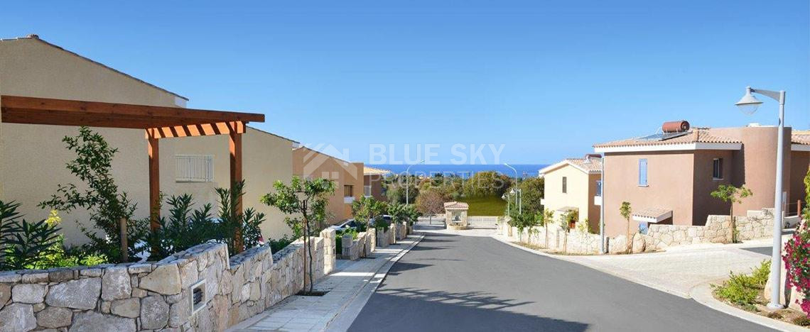 Luxury three Bedroom Penthouse in Exclusive Gated Hilltop Community in Chloraka area closed to the beach