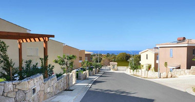 Luxury three Bedroom Penthouse in Exclusive Gated Hilltop Community in Chloraka area closed to the beach