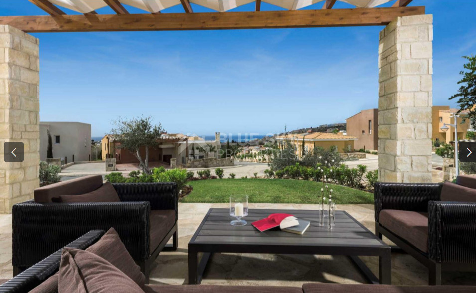 Luxury three Bedroom Penthouse in Exclusive Gated Hilltop Community in Chloraka area closed to the beach