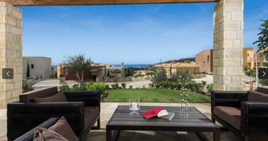 Luxury three Bedroom Penthouse in Exclusive Gated Hilltop Community in Chloraka area closed to the beach