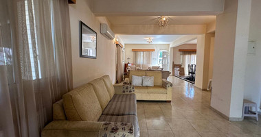 Four -Bedroom Semi-Detached House for Sale in Kato Polemidia,
