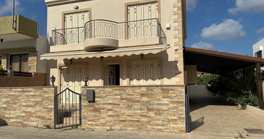 Four -Bedroom Semi-Detached House for Sale in Kato Polemidia,