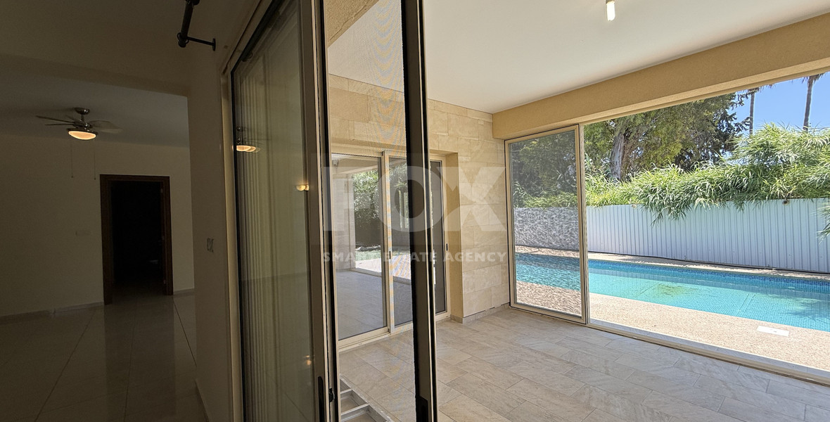 RENT: UNFURNISHED 4 BEDROOM BUNGALOW WITH SWIMMING POOL IN PYRGOS WITH EASY ACCESS.