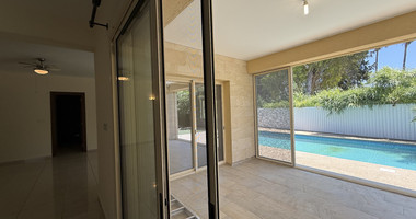 RENT: UNFURNISHED 4 BEDROOM BUNGALOW WITH SWIMMING POOL IN PYRGOS WITH EASY ACCESS.