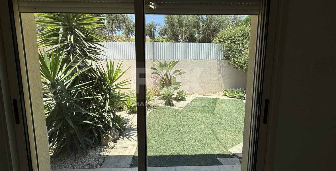 RENT: UNFURNISHED 4 BEDROOM BUNGALOW WITH SWIMMING POOL IN PYRGOS WITH EASY ACCESS.