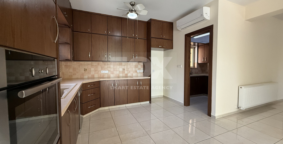RENT: UNFURNISHED 4 BEDROOM BUNGALOW WITH SWIMMING POOL IN PYRGOS WITH EASY ACCESS.