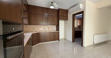 RENT: UNFURNISHED 4 BEDROOM BUNGALOW WITH SWIMMING POOL IN PYRGOS WITH EASY ACCESS.