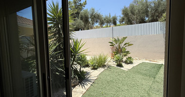 RENT: UNFURNISHED 4 BEDROOM BUNGALOW WITH SWIMMING POOL IN PYRGOS WITH EASY ACCESS.