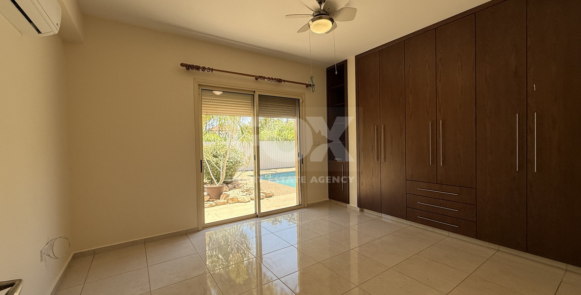 RENT: UNFURNISHED 4 BEDROOM BUNGALOW WITH SWIMMING POOL IN PYRGOS WITH EASY ACCESS.