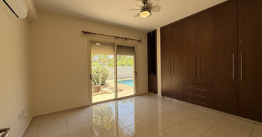 RENT: UNFURNISHED 4 BEDROOM BUNGALOW WITH SWIMMING POOL IN PYRGOS WITH EASY ACCESS.