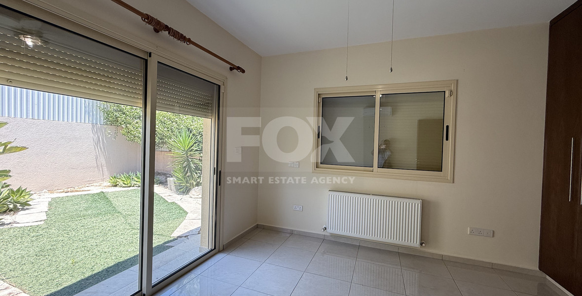 RENT: UNFURNISHED 4 BEDROOM BUNGALOW WITH SWIMMING POOL IN PYRGOS WITH EASY ACCESS.