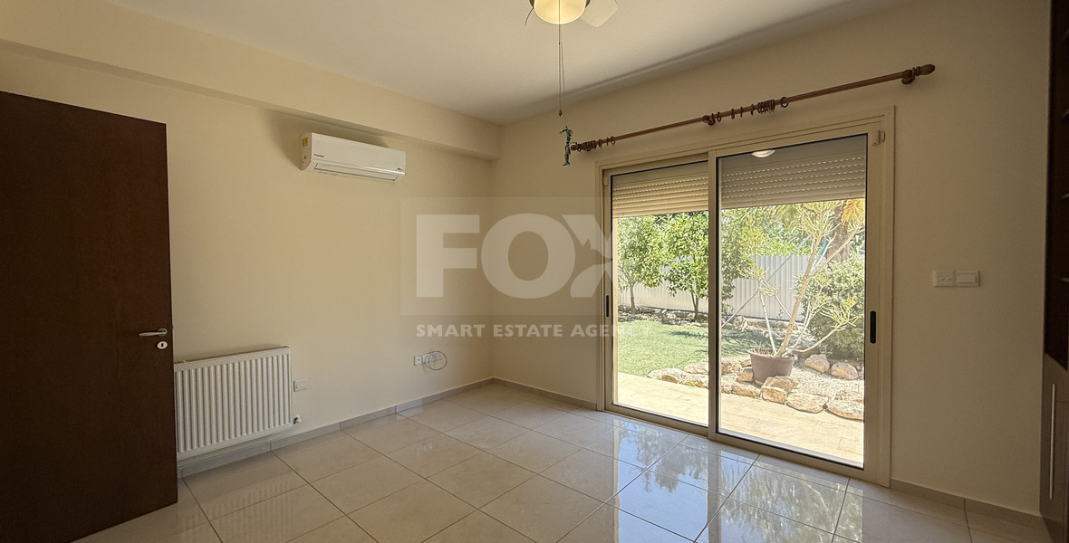 RENT: UNFURNISHED 4 BEDROOM BUNGALOW WITH SWIMMING POOL IN PYRGOS WITH EASY ACCESS.