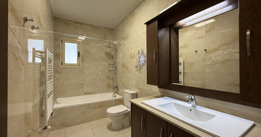 RENT: UNFURNISHED 4 BEDROOM BUNGALOW WITH SWIMMING POOL IN PYRGOS WITH EASY ACCESS.