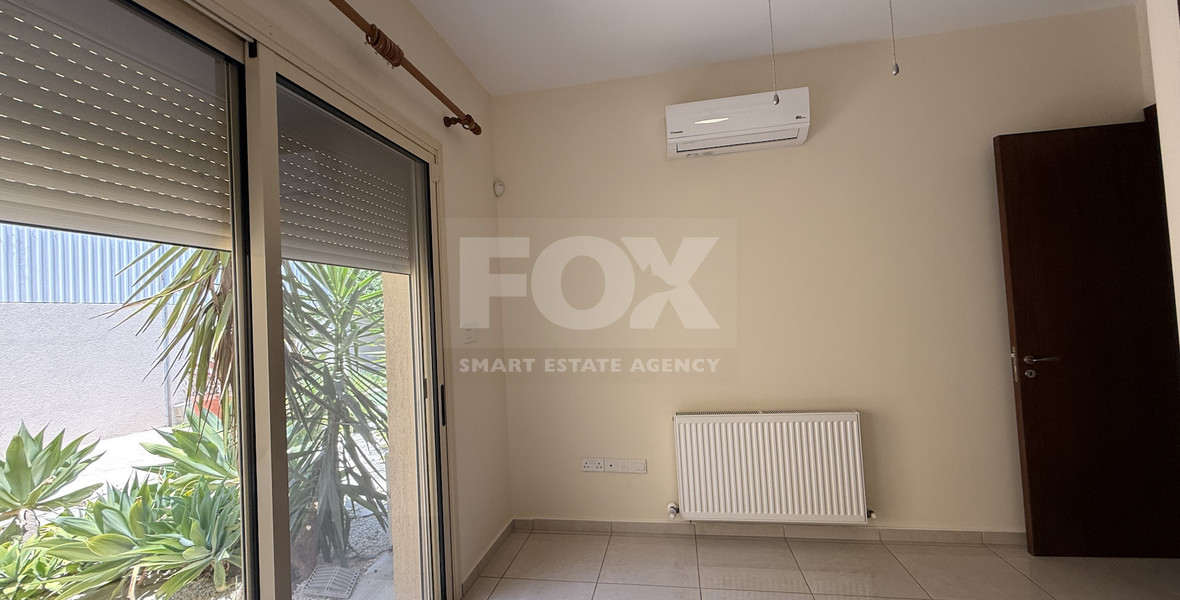 RENT: UNFURNISHED 4 BEDROOM BUNGALOW WITH SWIMMING POOL IN PYRGOS WITH EASY ACCESS.