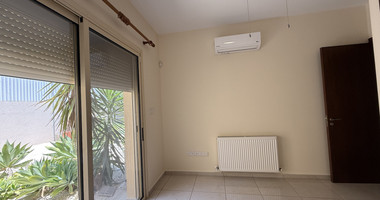 RENT: UNFURNISHED 4 BEDROOM BUNGALOW WITH SWIMMING POOL IN PYRGOS WITH EASY ACCESS.