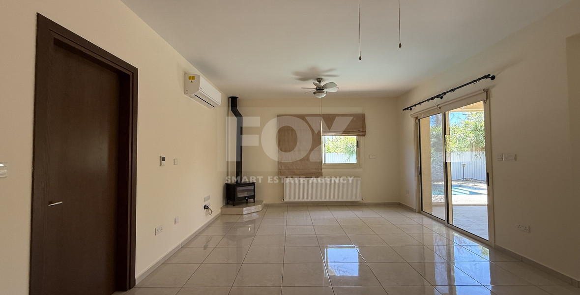 RENT: UNFURNISHED 4 BEDROOM BUNGALOW WITH SWIMMING POOL IN PYRGOS WITH EASY ACCESS.