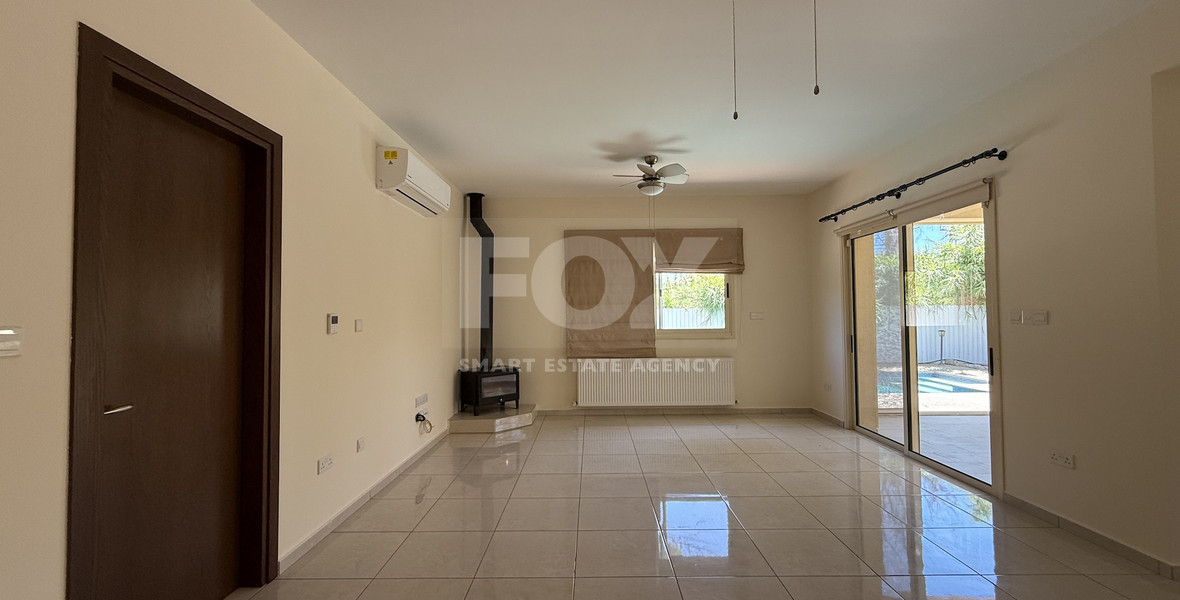 RENT: UNFURNISHED 4 BEDROOM BUNGALOW WITH SWIMMING POOL IN PYRGOS WITH EASY ACCESS.
