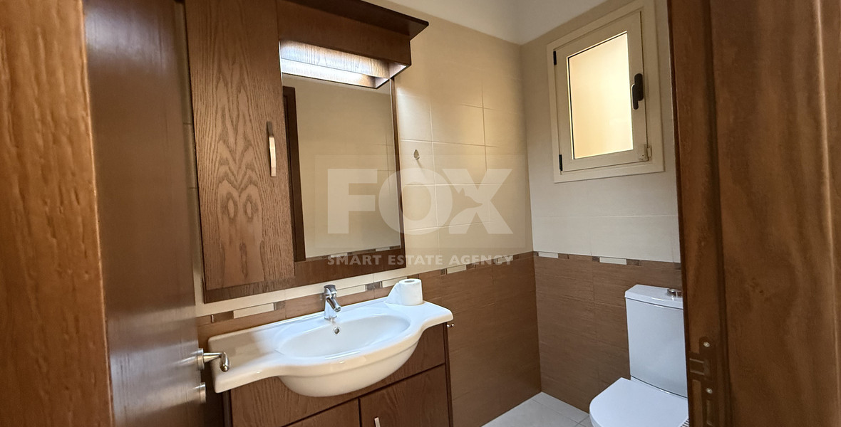 RENT: UNFURNISHED 4 BEDROOM BUNGALOW WITH SWIMMING POOL IN PYRGOS WITH EASY ACCESS.