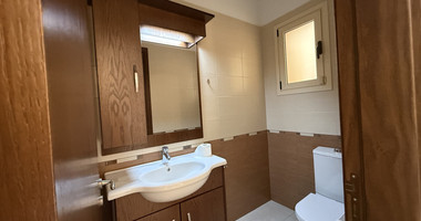 RENT: UNFURNISHED 4 BEDROOM BUNGALOW WITH SWIMMING POOL IN PYRGOS WITH EASY ACCESS.