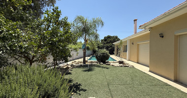 RENT: UNFURNISHED 4 BEDROOM BUNGALOW WITH SWIMMING POOL IN PYRGOS WITH EASY ACCESS.