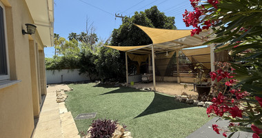 RENT: UNFURNISHED 4 BEDROOM BUNGALOW WITH SWIMMING POOL IN PYRGOS WITH EASY ACCESS.